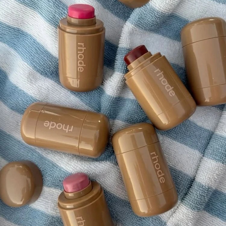 Marque de luxe poche Blush crè - Luxury Skincare And Makeup Brands avis et prix